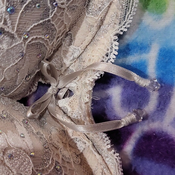 Victoria's Secret Bra - Picture 4 of 10